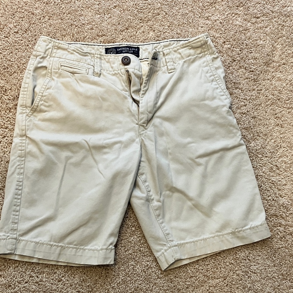 American Eagle Outfitters Men’s Light Khaki Flat Front Chino Shorts